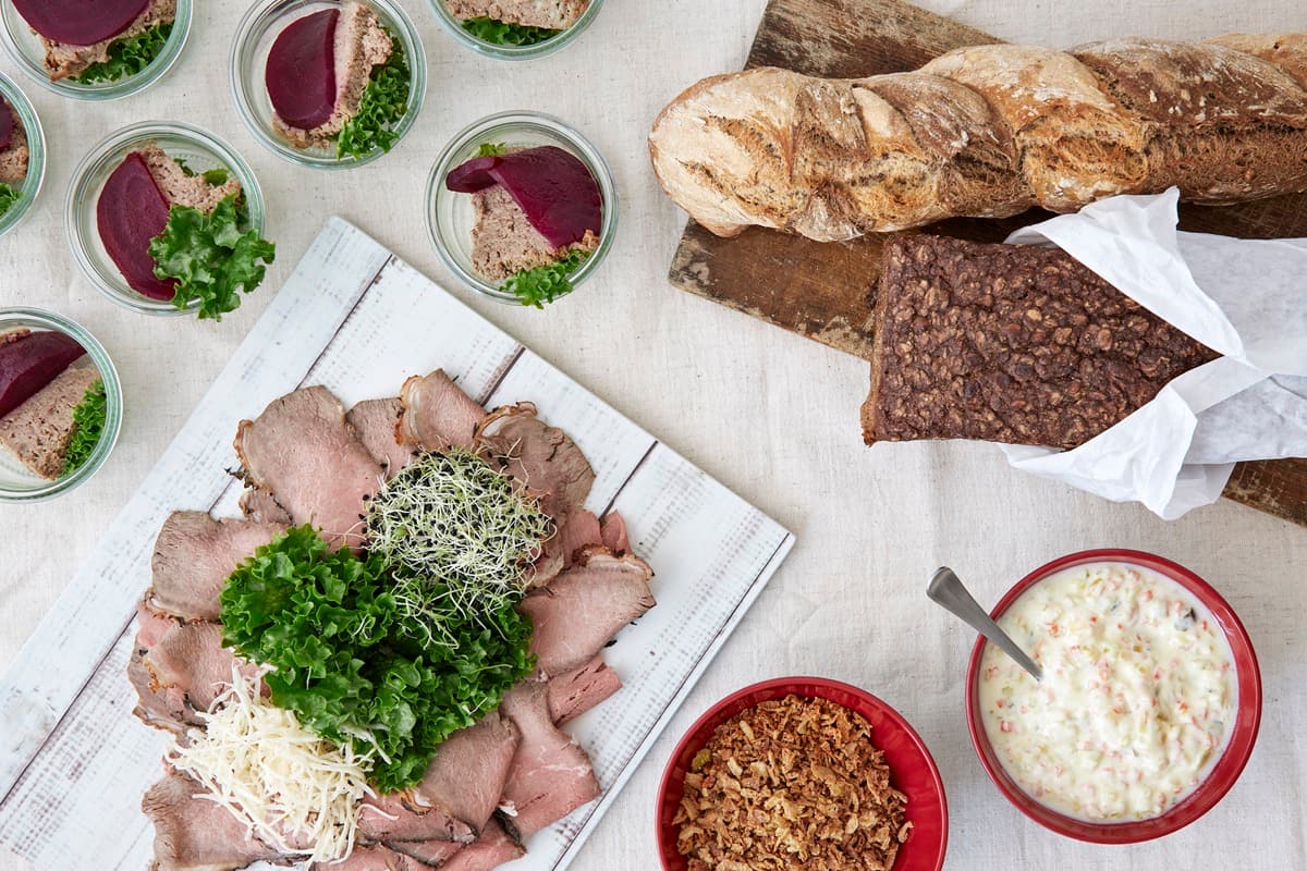 Julefrokost catering til firmaet: pris og guide